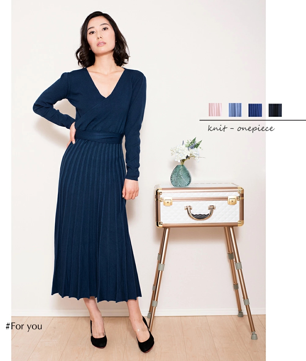 リボン付きニットワンピース